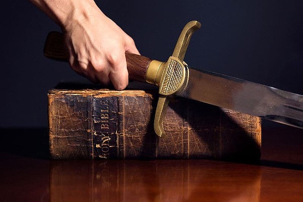 Schwert und Bibel
